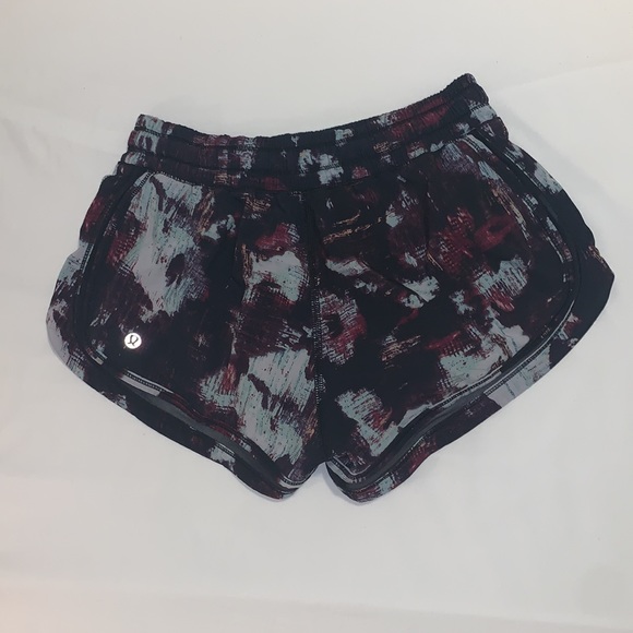 Measurements: 3” Inseam, 28.5” Waist, 10.5” Rise - Picture 2 of 2